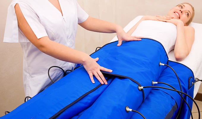 Descubre la presoterapia de los tratamientos corporales del centro de estética mari nati